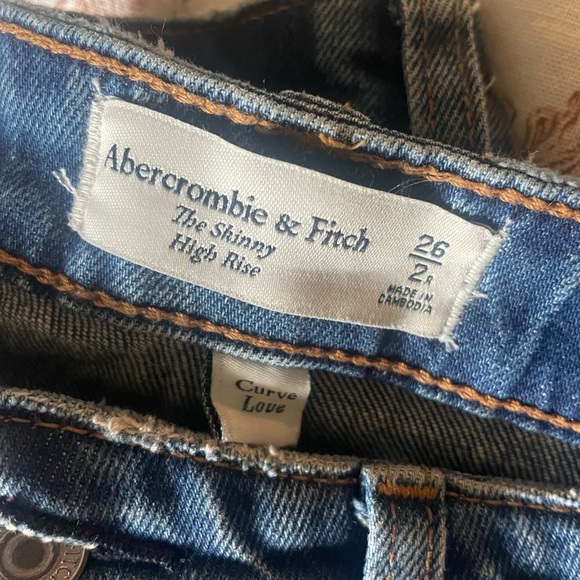 Abercrombie & Fitch The Skinny High Rise Curve Love 26/2r - Picture 2 of 3